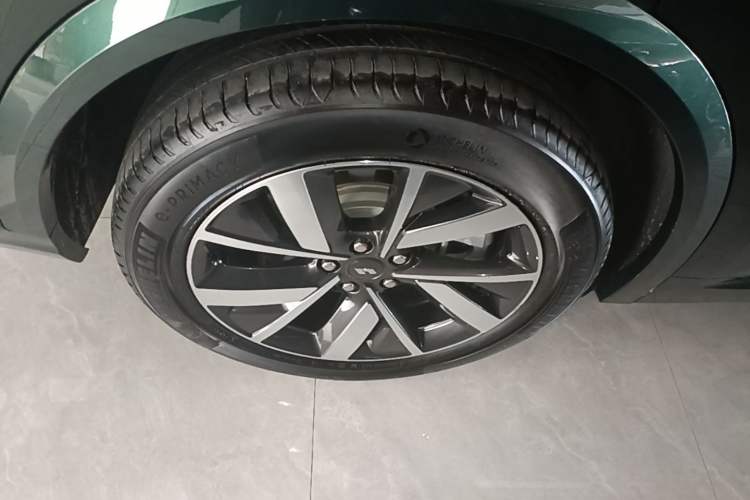 Used Li Auto L8 2023 Pro Model Exterior 5