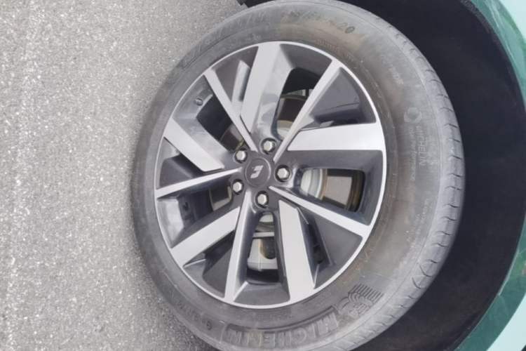 Used Li Auto L8 2023 Pro Model Exterior 5