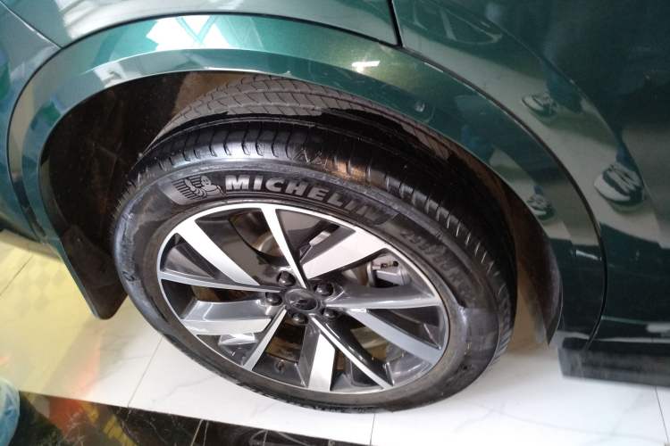 Used Li Auto L8 2023 Pro Model Exterior 5