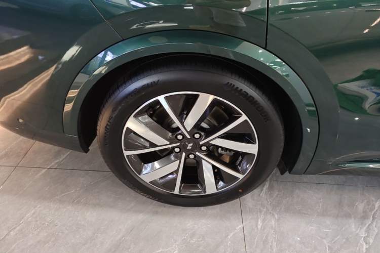 Used Li Auto L8 2023 Pro Model Exterior 5