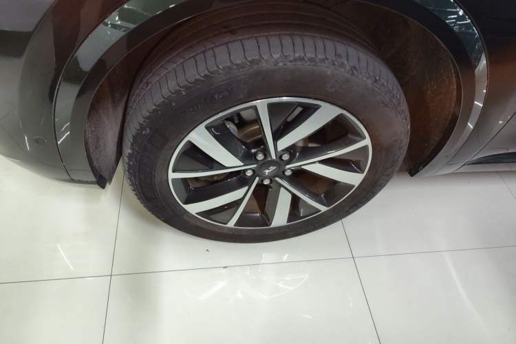 Used Li Auto L8 2023 Max model Exterior 7