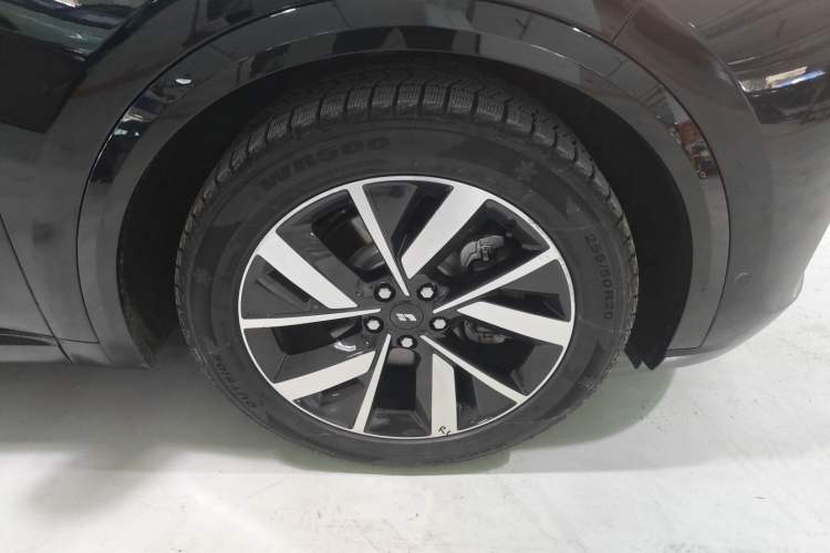 Used Li Auto L8 2023 Pro Model Exterior 7