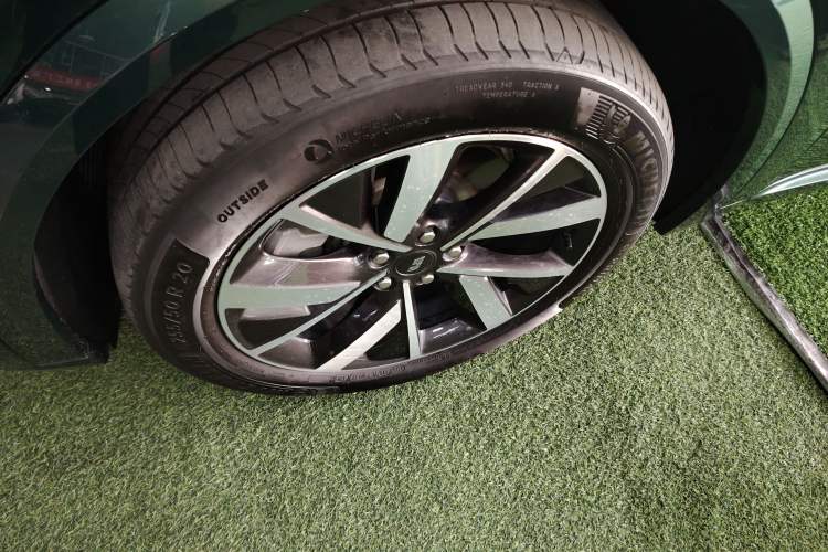 Used Li Auto L8 2023 Air model Exterior 7