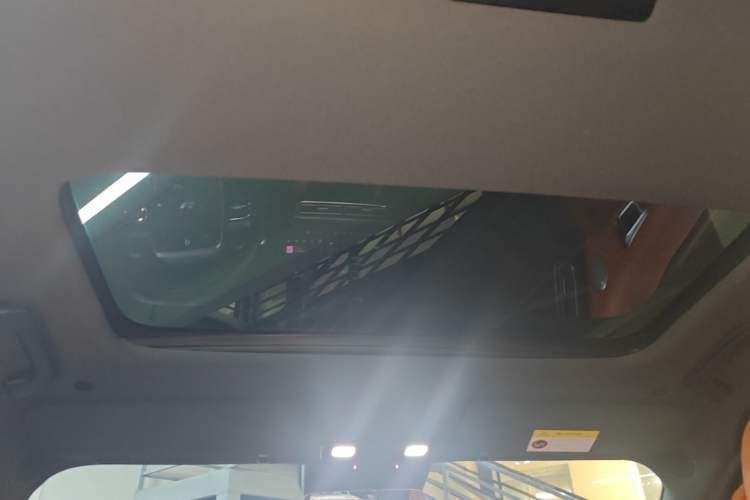 Used Li Auto L8 2023 Pro Model Headliner