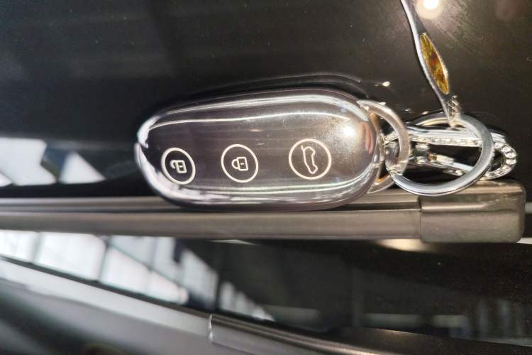 Used Li Auto L8 2023 Pro Model Interior 1