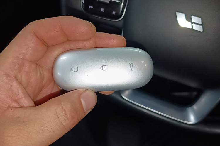 Used Li Auto L8 2023 Pro Model Interior 1