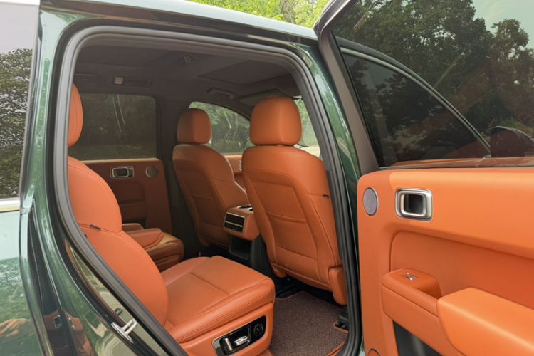 Used Li Auto L8 2023 Pro Model Interior 11