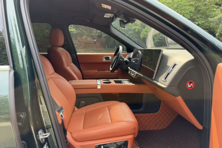 Used Li Auto L8 2023 Pro Model Interior 12