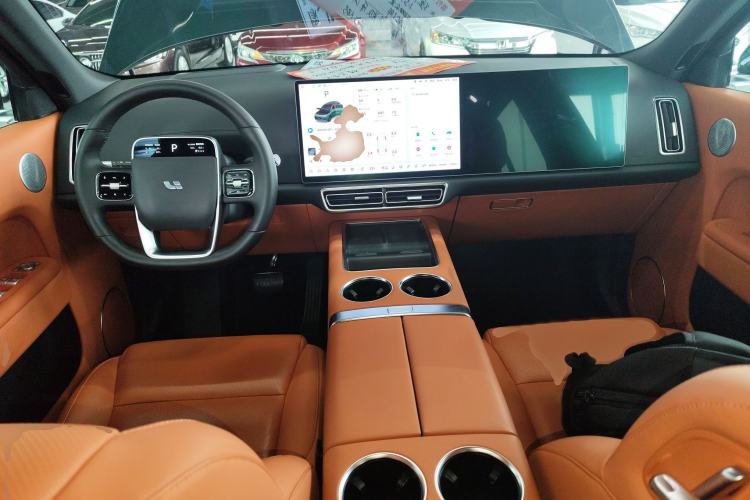 Used Li Auto L8 2023 Pro Model Interior 2