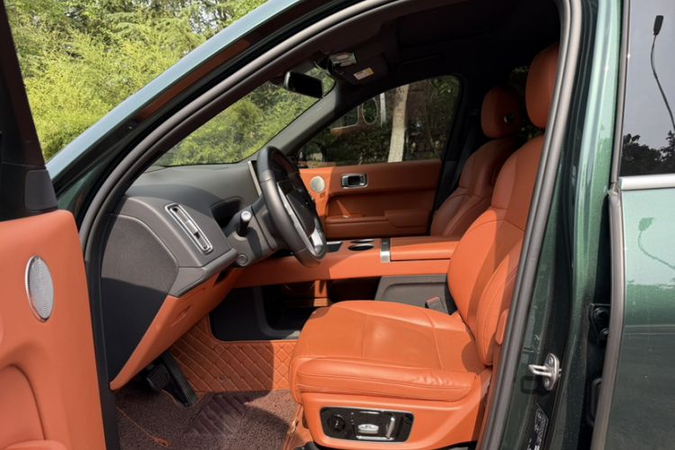 Used Li Auto L8 2023 Pro Model Interior 2