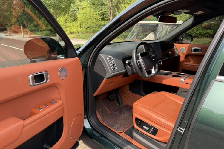 Used Li Auto L8 2023 Pro Model Interior 5