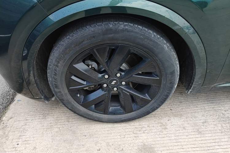 Used Li Auto L8 2023 Pro Model Left Front Wheel Hub