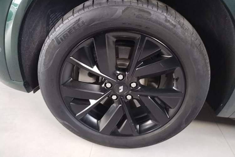 Used Li Auto L8 2023 Pro Model Left Front Wheel Hub