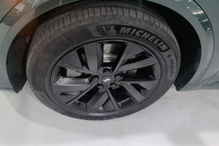 Used Li Auto L8 2023 Pro Model Left Front Wheel Hub