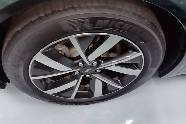 Used Li Auto L8 2023 Pro Model Left Front Wheel Hub