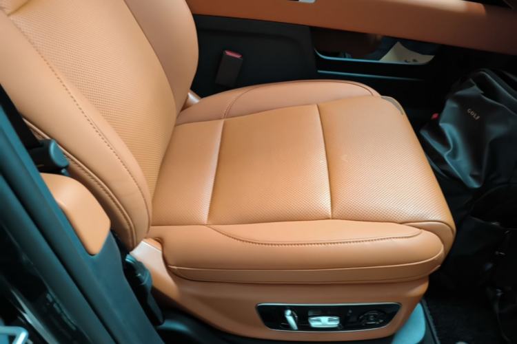 Used Li Auto L8 2023 Max model Right Front Seat