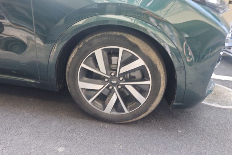Used Li Auto L8 2023 Max model Right Front Wheel Hub