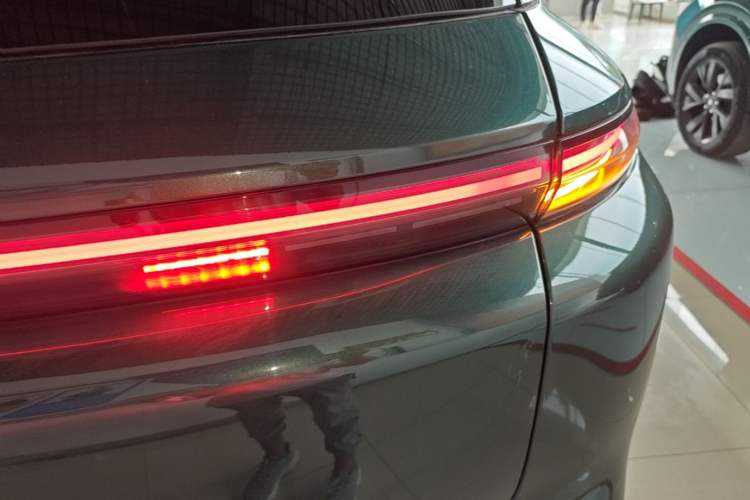 Used Li Auto L8 2023 Pro Model Right Rear Taillight