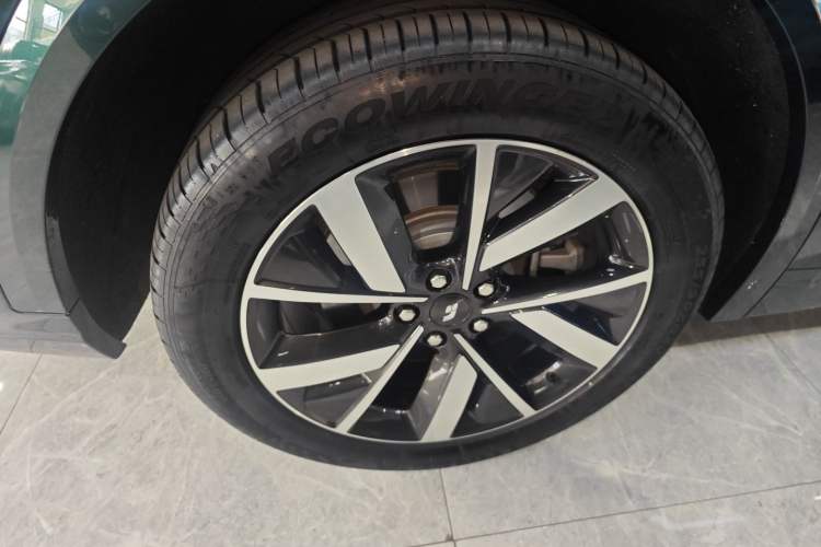 Used Li Auto L8 2023 Pro Model Right Rear Wheel Hub