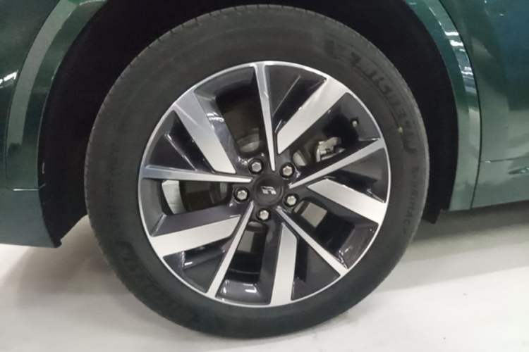 Used Li Auto L8 2023 Max model Right Rear Wheel Hub