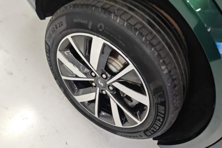 Used Li Auto L8 2023 Pro Model Right Rear Wheel Hub