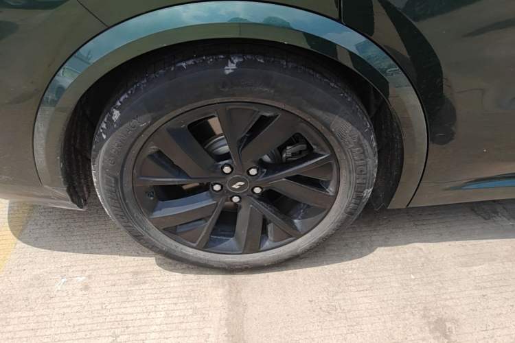 Used Li Auto L8 2023 Pro Model Right Rear Wheel Hub