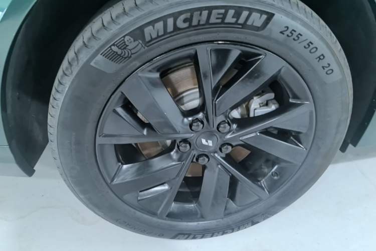 Used Li Auto L8 2023 Pro Model Right Rear Wheel Hub