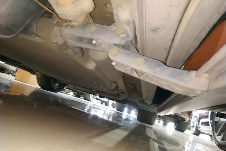 Used Li Auto L8 2023 Max model Right Side Sill