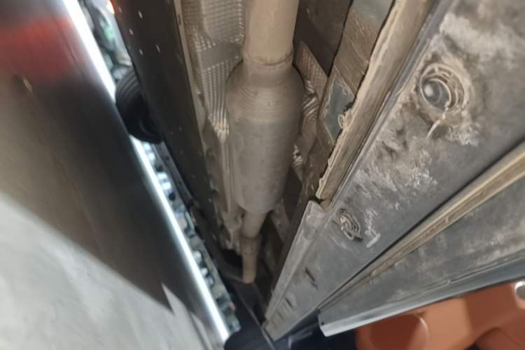 Used Li Auto L8 2023 Max model Right Side Sill
