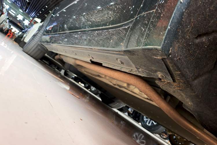 Used Li Auto L8 2023 Pro Model Right Side Sill