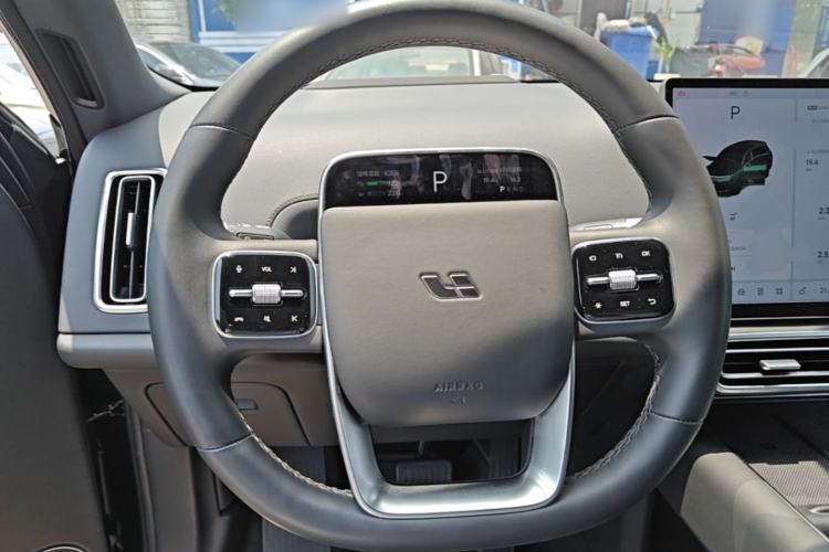 Used Li Auto L8 2023 Pro Model Steering Wheel