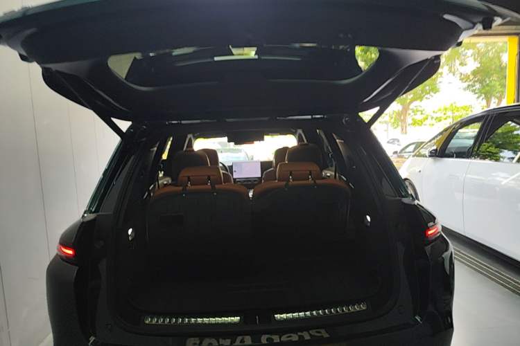 Used Li Auto L8 2023 Max model Trunk
