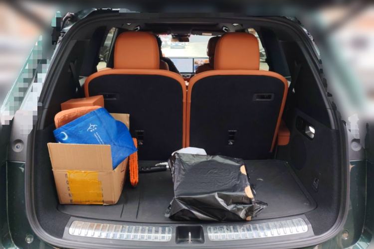 Used Li Auto L8 2023 Pro Model Trunk
