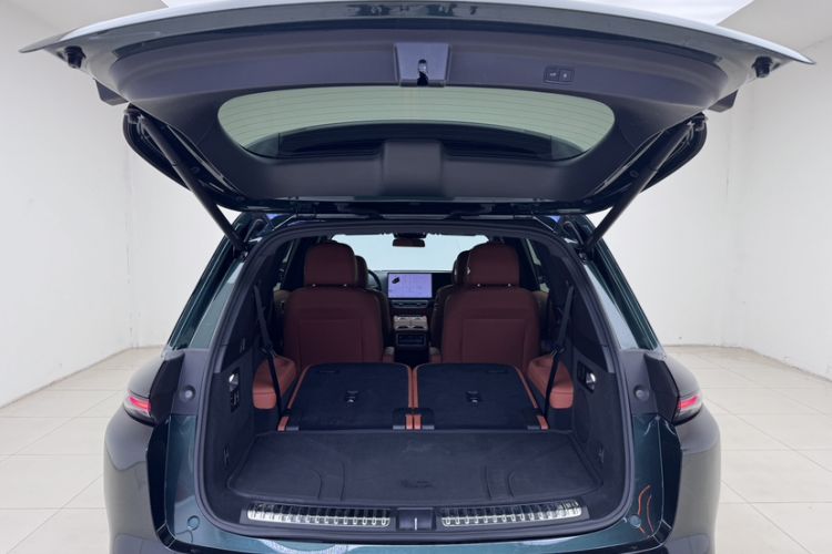 Used Li Auto L8 2023 Pro Model Trunk