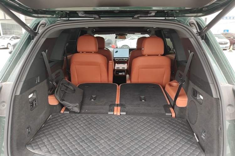 Used Li Auto L8 2023 Pro Model Trunk