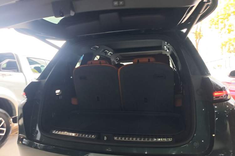 Used Li Auto L8 2023 Pro Model Trunk
