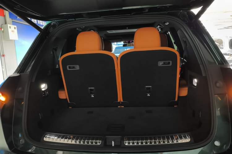 Used Li Auto L8 2023 Max model Trunk