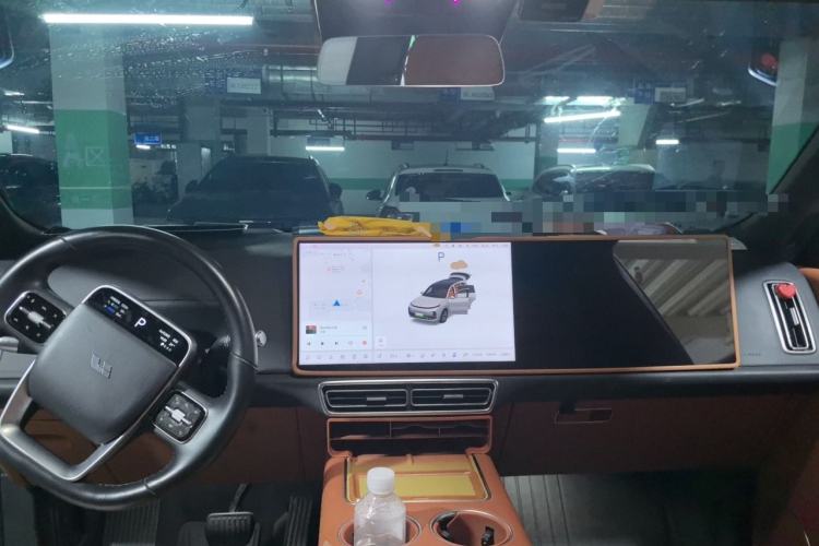 Used Li Auto L8 2023 Pro Model Center Console