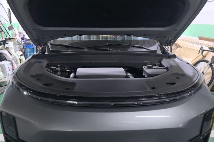 Used Li Auto L8 2023 Pro Model Engine Bay