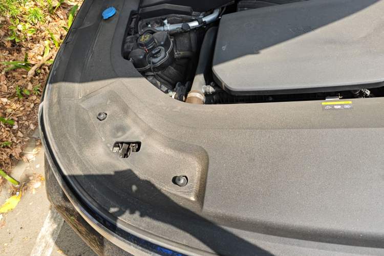 Used Li Auto L8 2023 Air model Engine Bay Right