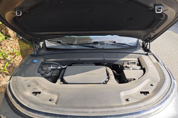 Used Li Auto L8 2023 Air model Engine Bay