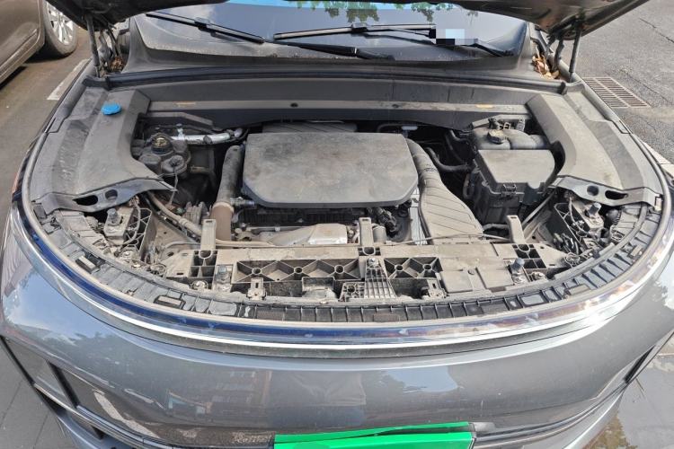 Used Li Auto L8 2023 Pro Model Engine Bay