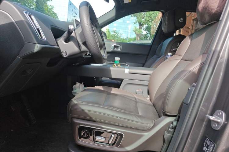 Used Li Auto L8 2023 Pro Model Left Front Seat