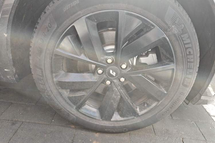 Used Li Auto L8 2023 Pro Model Right Front Wheel Hub