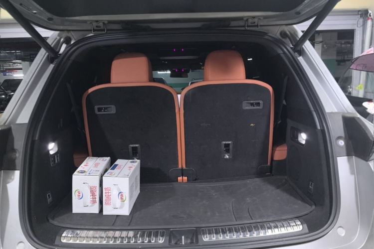 Used Li Auto L8 2023 Pro Model Trunk
