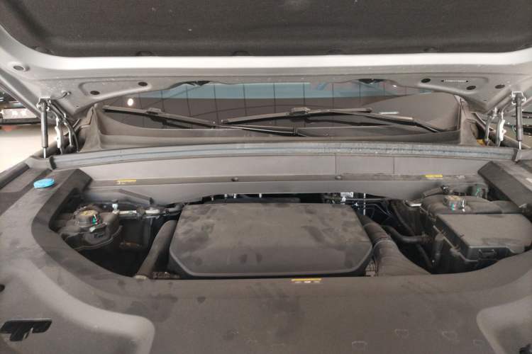 Used Li Auto L8 2023 Air model Engine Bay
