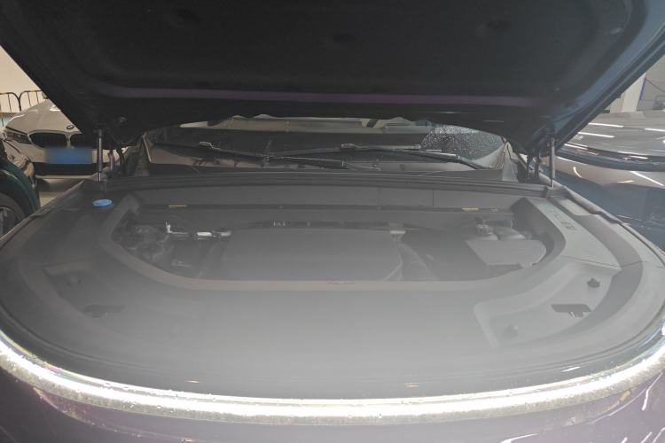 Used Li Auto L8 2023 Pro Model Engine Bay