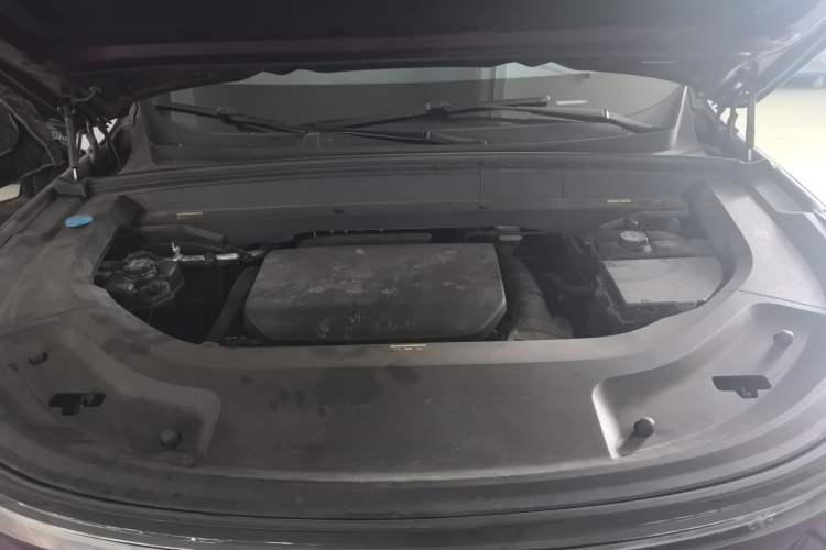 Used Li Auto L8 2023 Pro Model Engine Bay