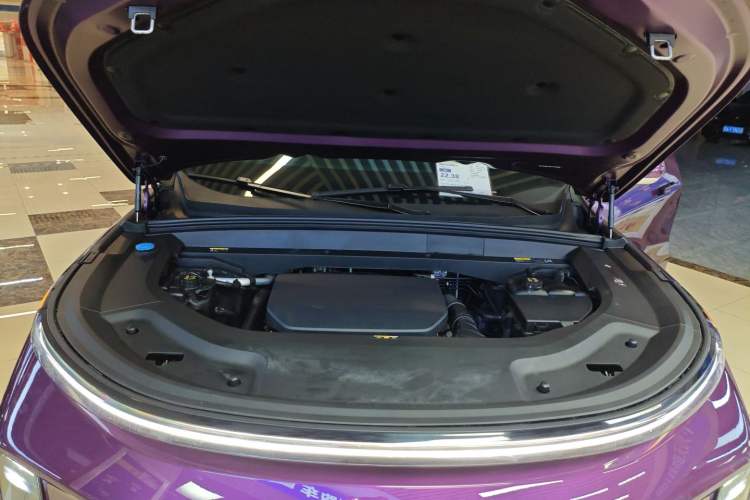 Used Li Auto L8 2023 Air model Engine Bay