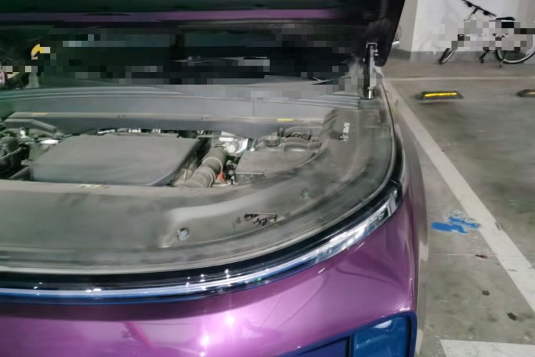Used Li Auto L8 2023 Pro Model Engine Bay Left